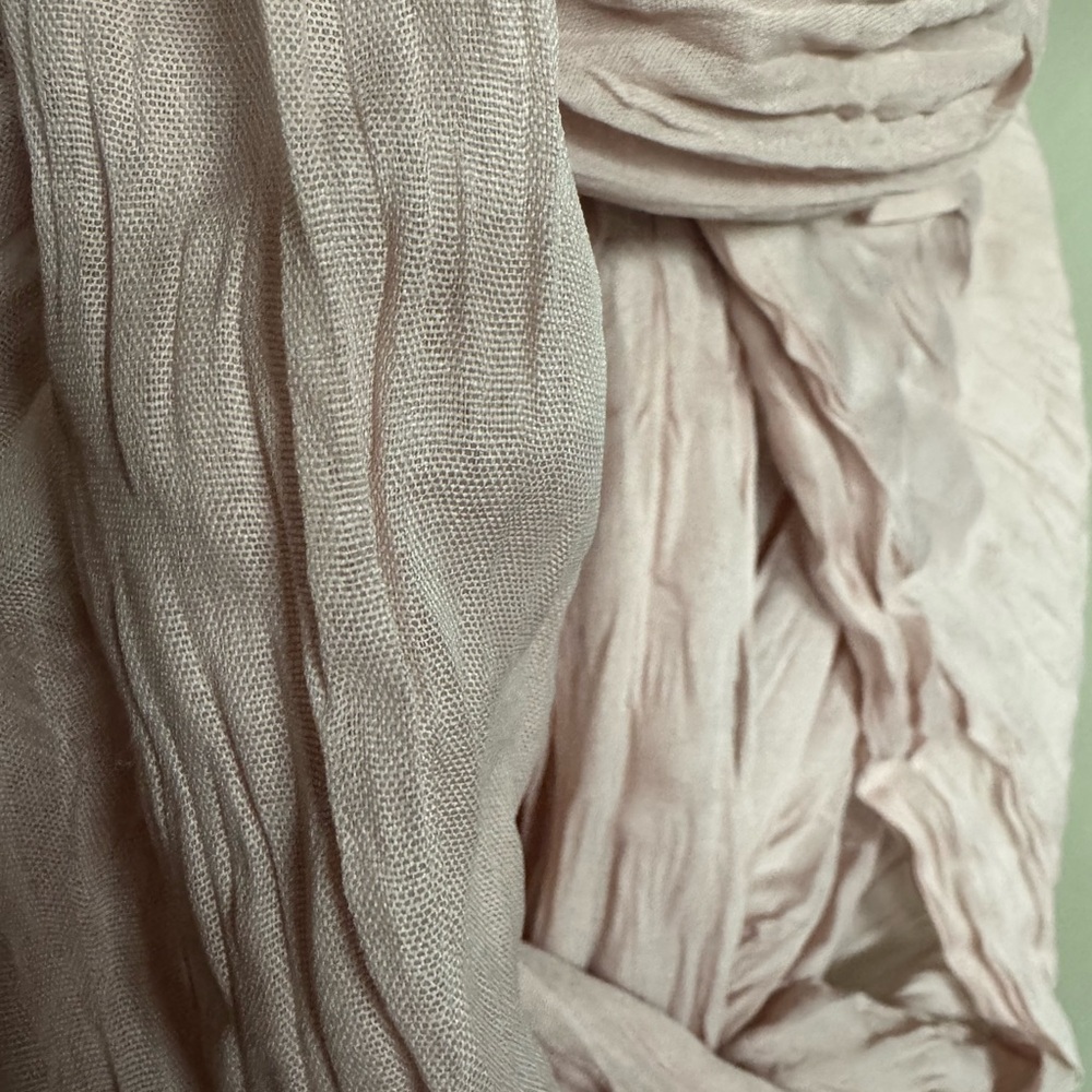 NWOT Elegant Long & Wide Soft Pink Scarf Wrap Crinkle Style w/ Minor Callouts - Picture 7 of 8